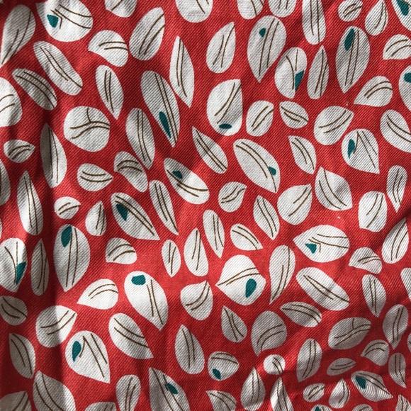 Andrew & Audrey red leaf bubble top size 8 - Picture 3 of 5